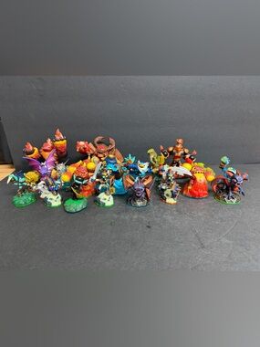 Skylanders Mixed Lot of 24 Figures Activision Mixed Bundle